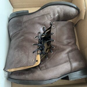 Frye Jamie Artisan Lace Boot in charcoal size 9